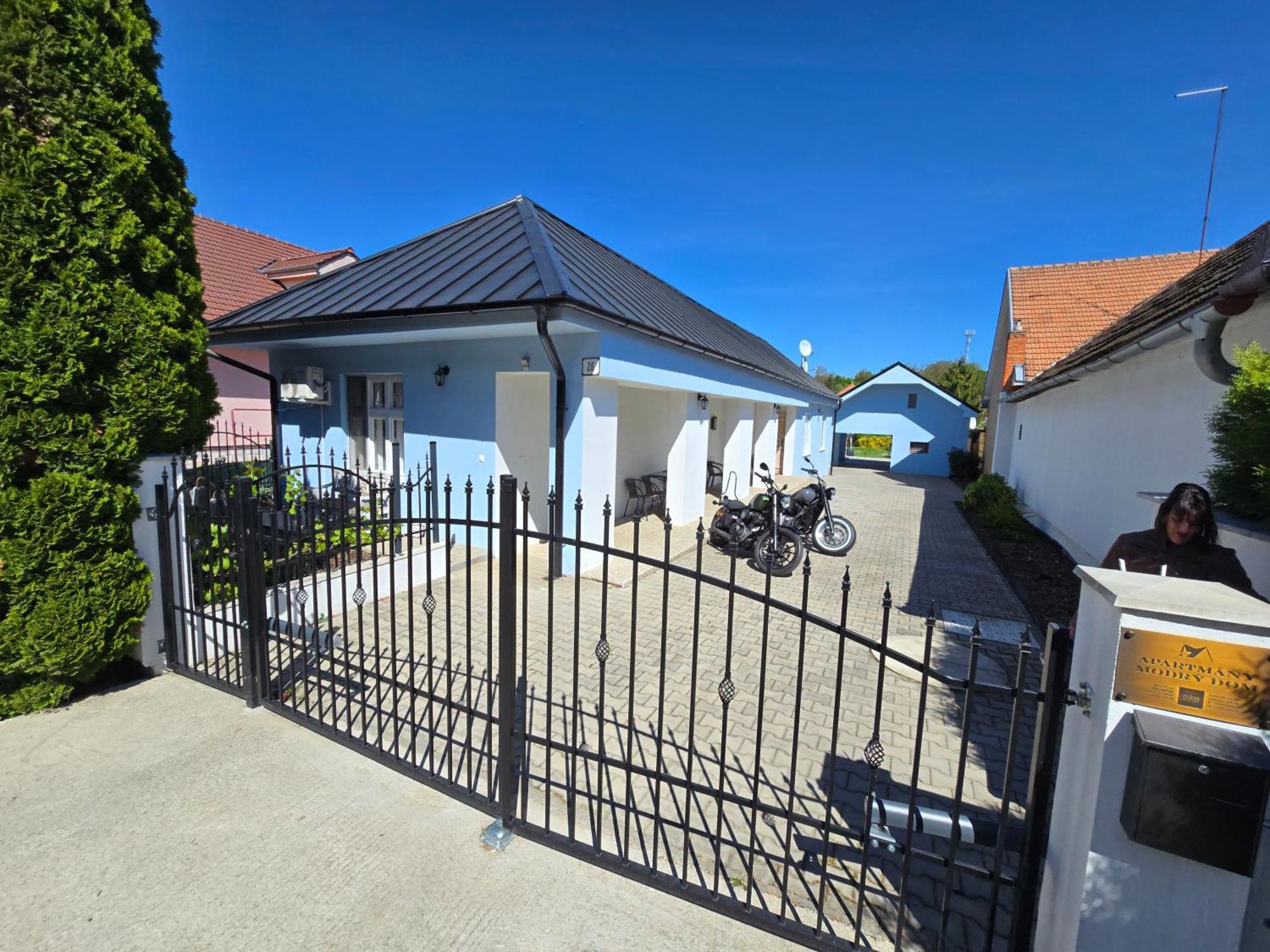 Podhájska Apartmany Modry Dom מראה חיצוני תמונה